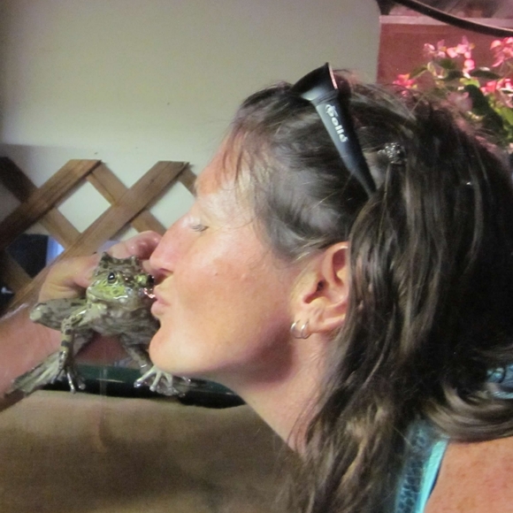 Meet your Posher, Melonie - Picture 3 of 16